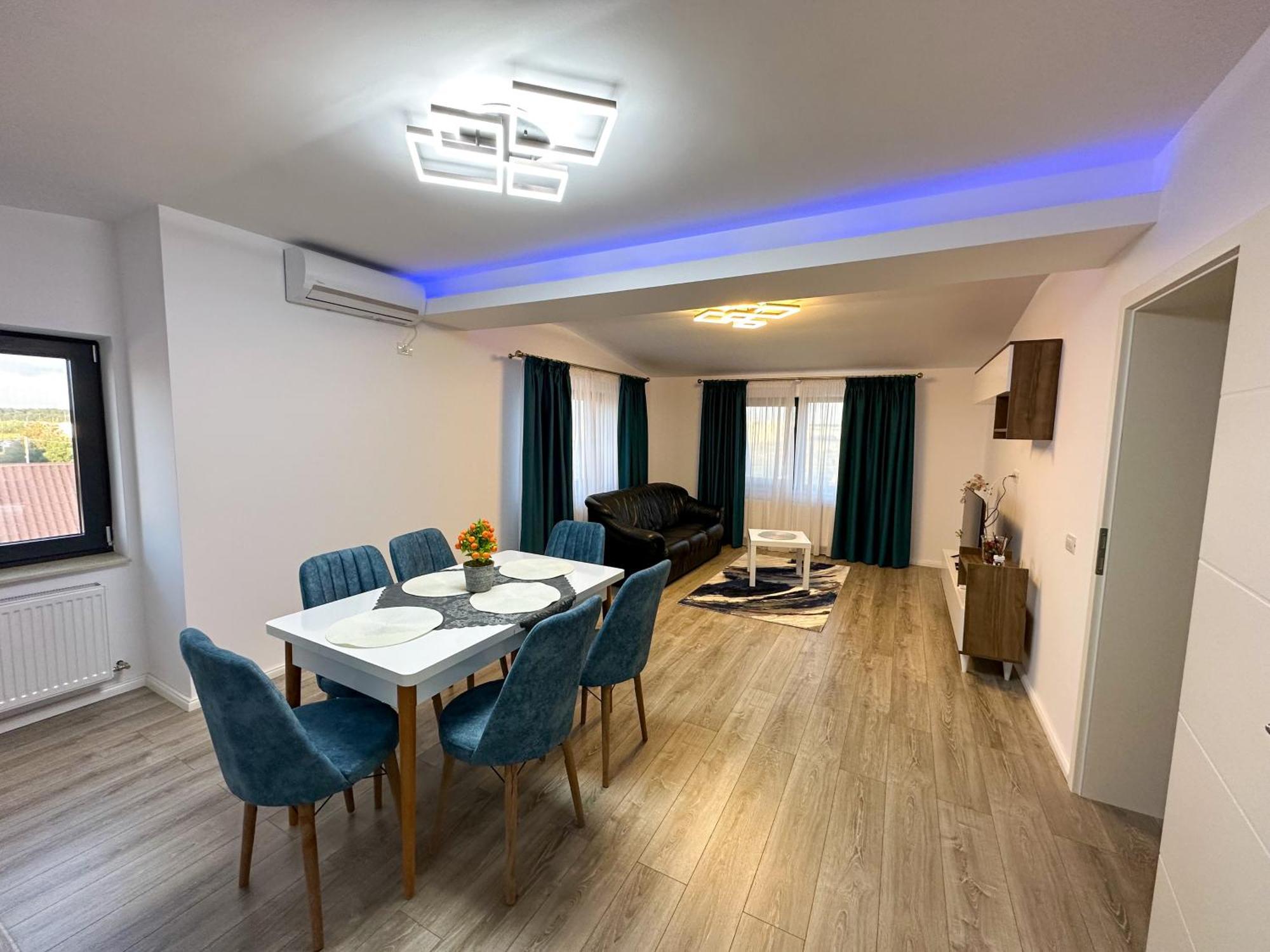 Zim Family Airport Apartment โอโตเปนี ภายนอก รูปภาพ