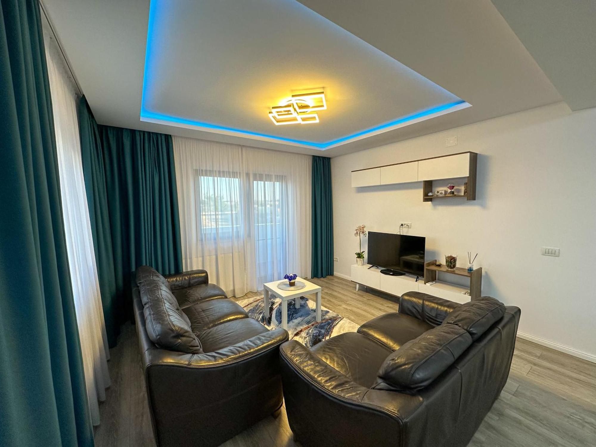 Zim Family Airport Apartment โอโตเปนี ภายนอก รูปภาพ
