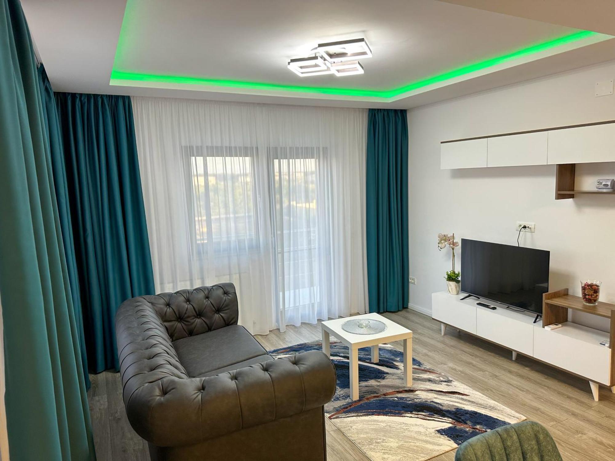 Zim Family Airport Apartment โอโตเปนี ภายนอก รูปภาพ